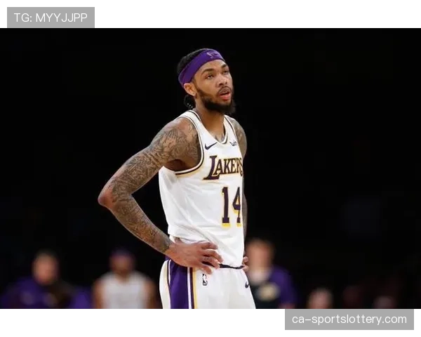 英格拉姆完成脑震荡保护程序,被允许在下一场比赛中复出 英格拉姆完成脑震荡保护程序,被允许在下一场比赛中复出